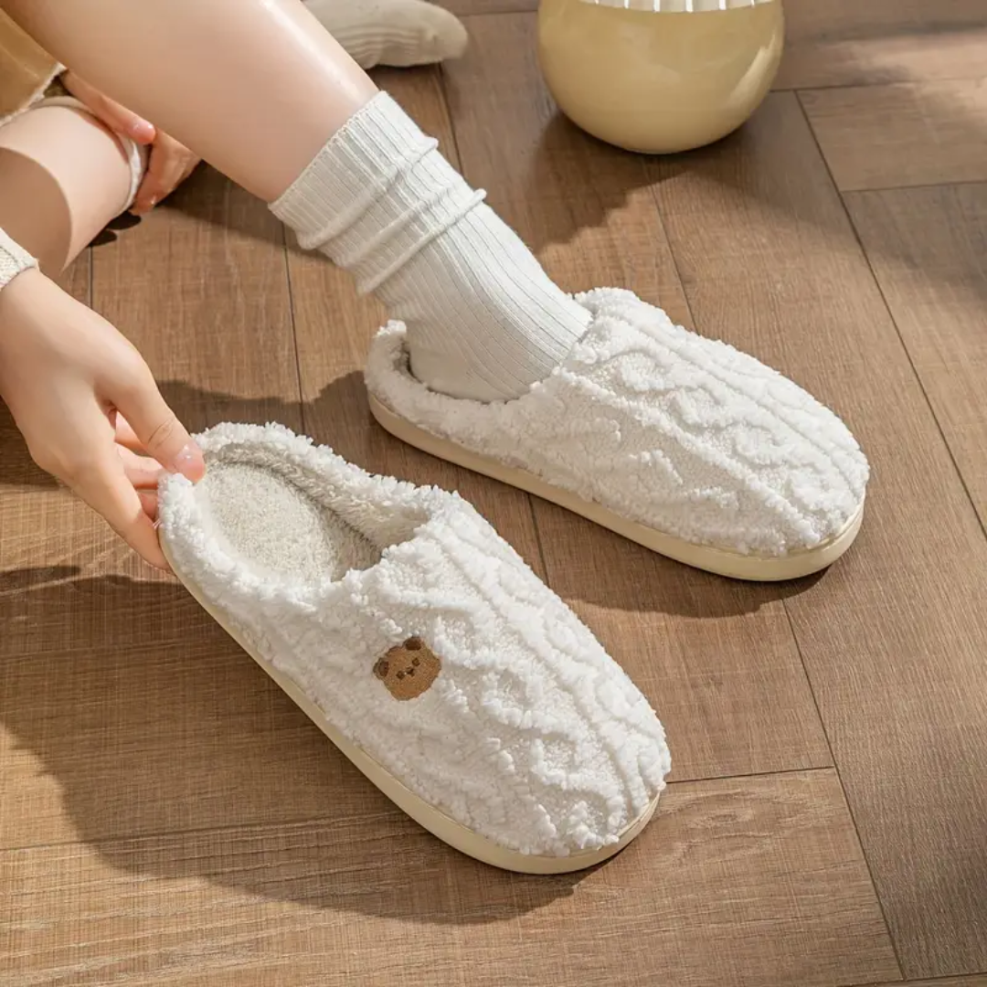 Carry - Bear Print Slippers